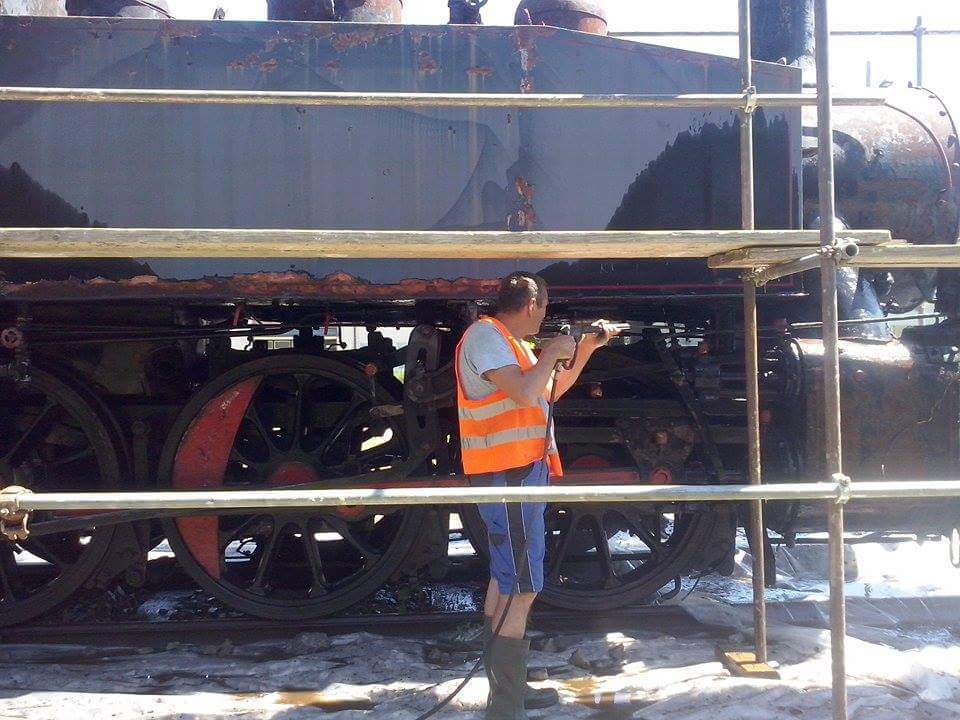 Peskanje lokomotive